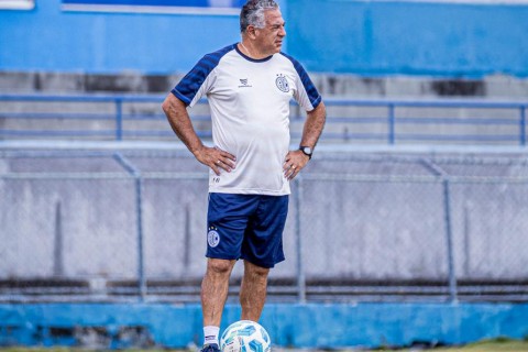 Técnico Luizinho Vieira deixa comando proletário