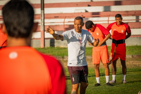 Gipão mira duelo decisivo contra o Treze para seguir firme na liderança