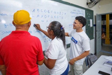 Programa Alfabetiza Sergipe devolve dignidade e independência a mais de 4 mil sergipanos