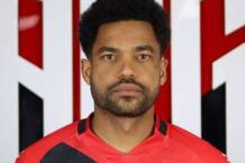 Confiança repatria zagueiro Lucas Rocha
