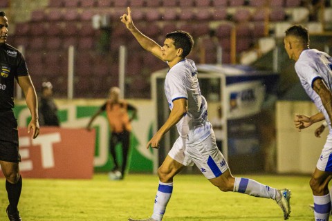 Dragão vence clássico no Batistão
