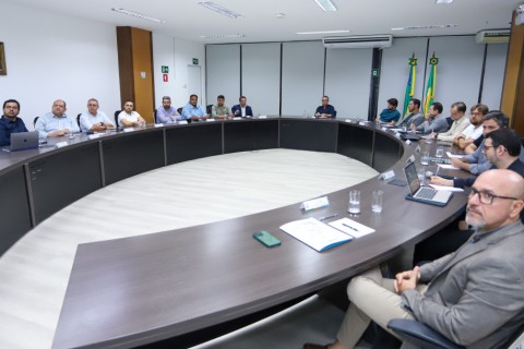 Governo do Estado discute investimentos para impulsionar turismo de Canindé de São Francisco