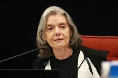 Voto de Cármen Lúcia pode formar maioria para condenar Bolsonaro